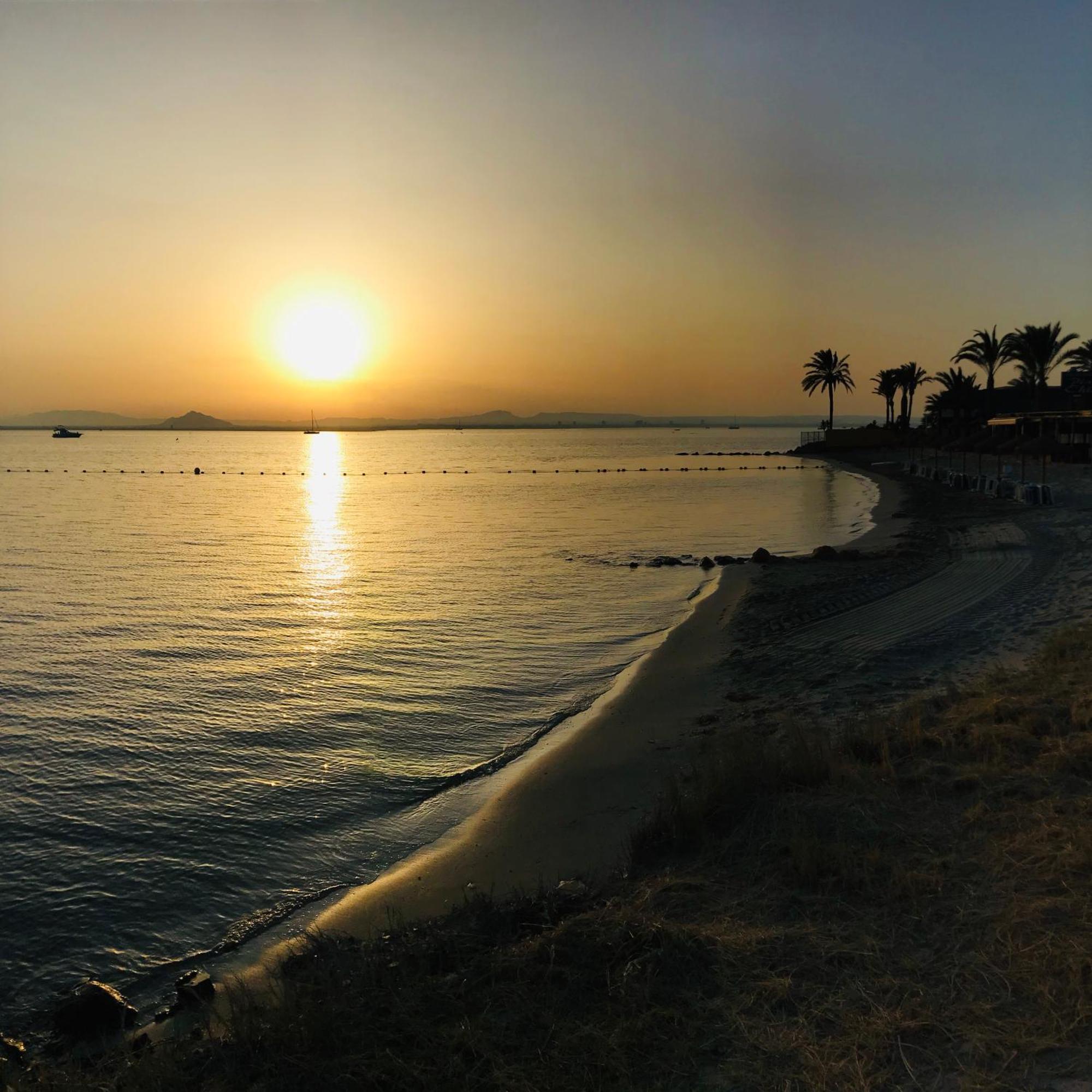 شقة Apartamento En Primera Linea Con Vistas A La Playa Ensenada Del Esparto Del Residencial Vina Del Mar لا مانغا ذيل مار مينور المظهر الخارجي الصورة